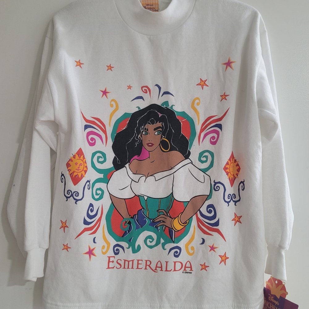 Esmeralda Graphic Long Sleeve Shirt